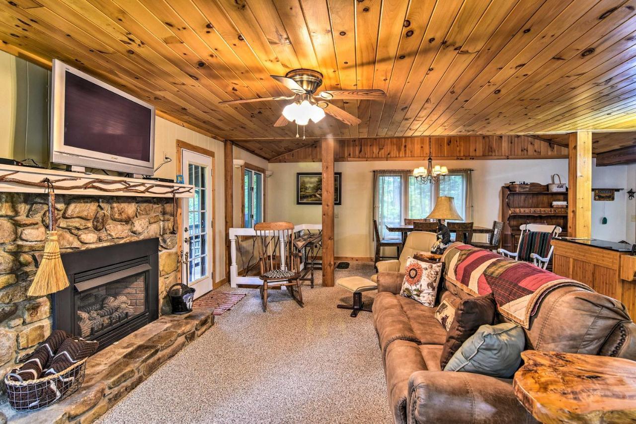 Robbinsville Cabin With Deck 3 Mi To Fontana Lake! エクステリア 写真