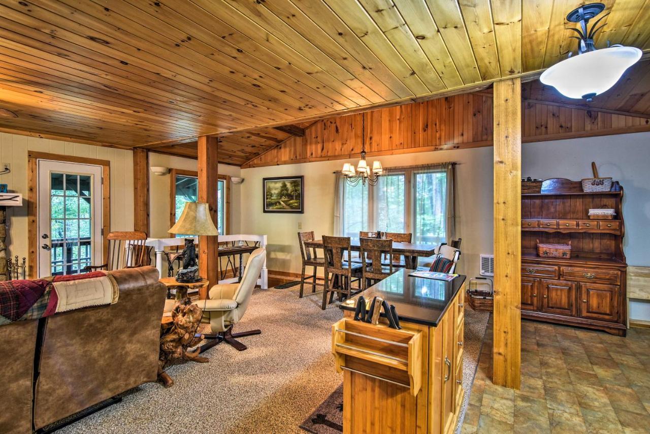 Robbinsville Cabin With Deck 3 Mi To Fontana Lake! エクステリア 写真